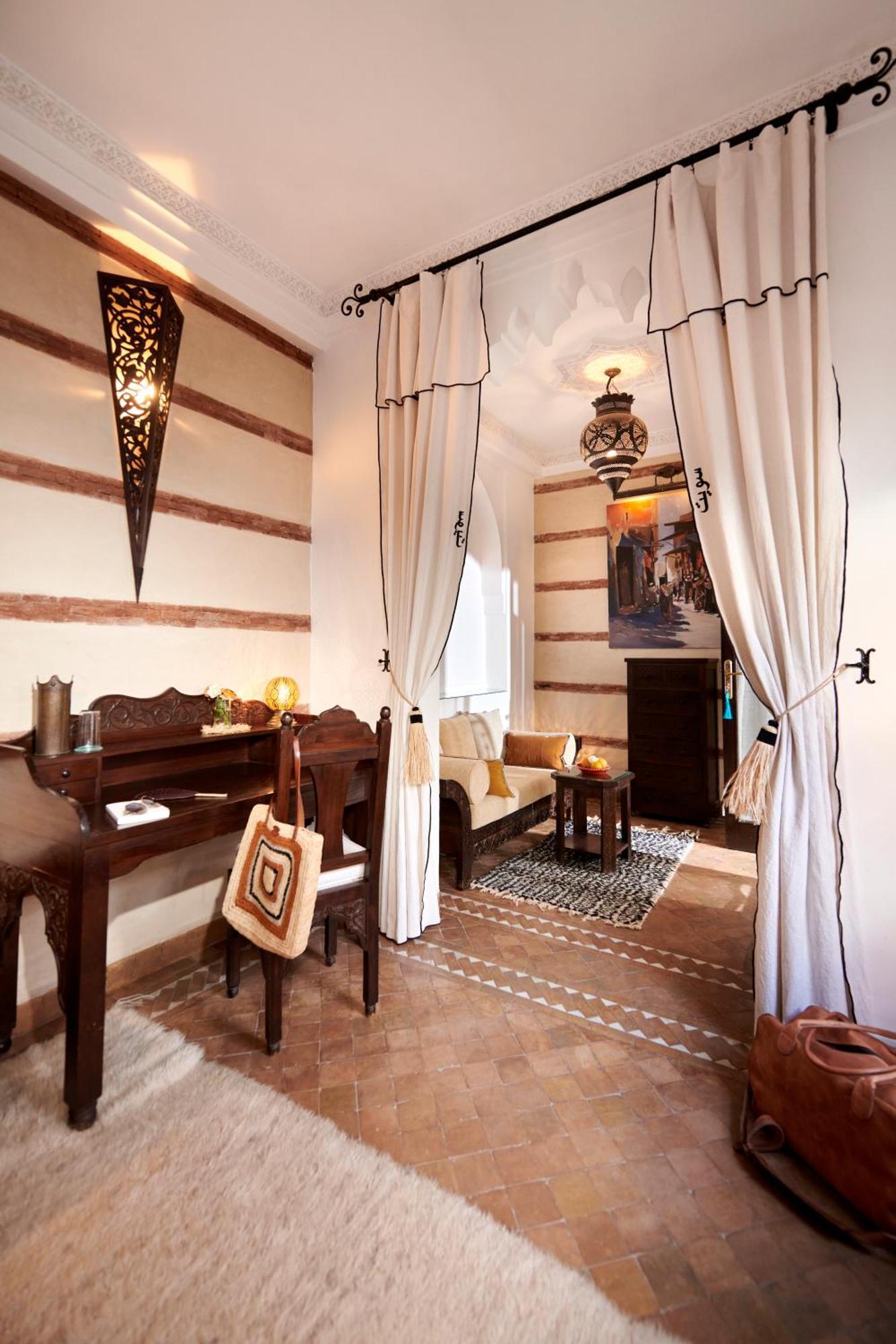 Riad Dar Amanza En Exclusivite Avec 4 Chambres Au Coeur De La Medina Marrakesh Eksteriør billede